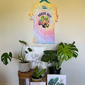 Lisa Frank tie dye alien juniors shirt 2XL NWOT